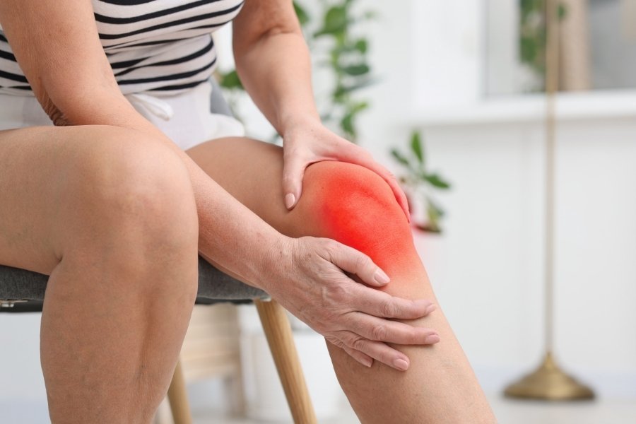Locking or Catching of the Knee