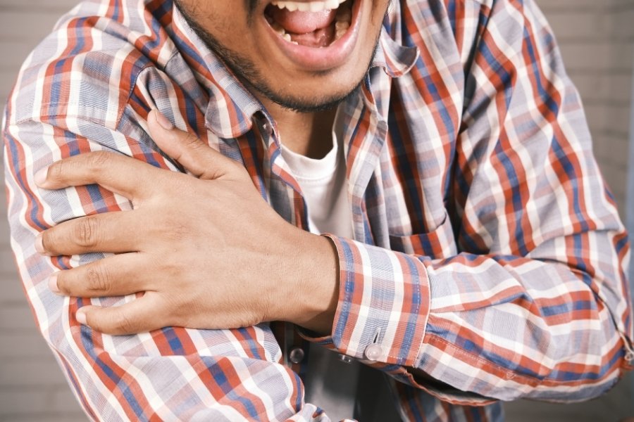 Persistent shoulder pain despite physiotherapy